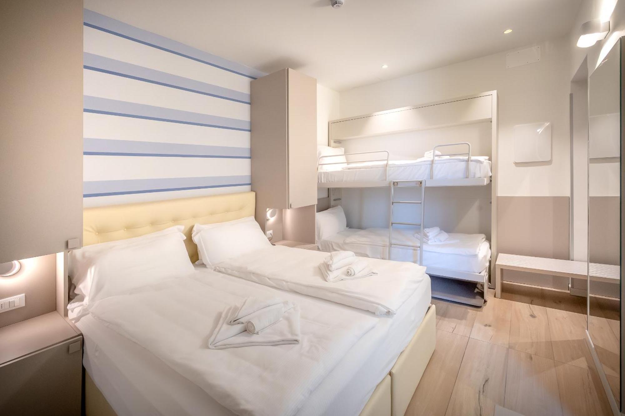Hotel Le Lampare Caorle Exterior photo