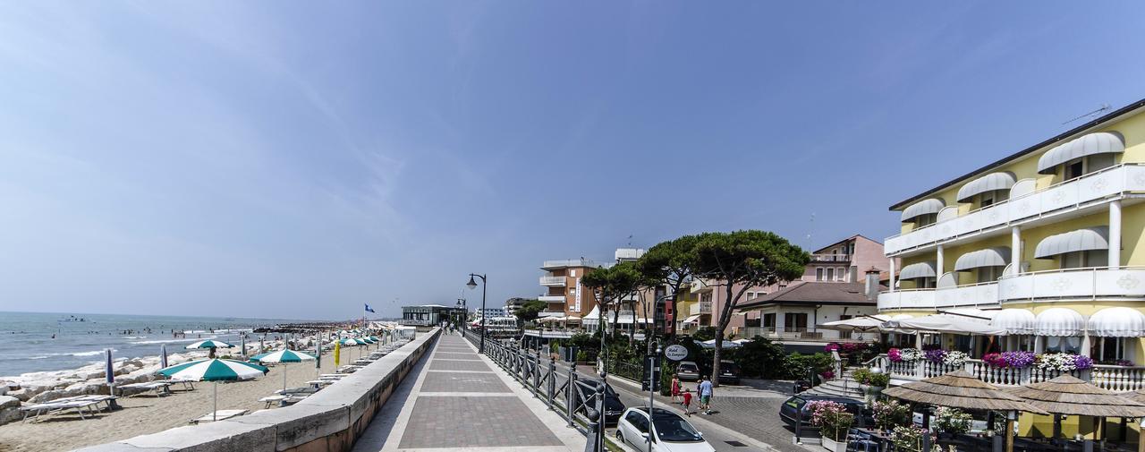 Hotel Le Lampare Caorle Exterior photo