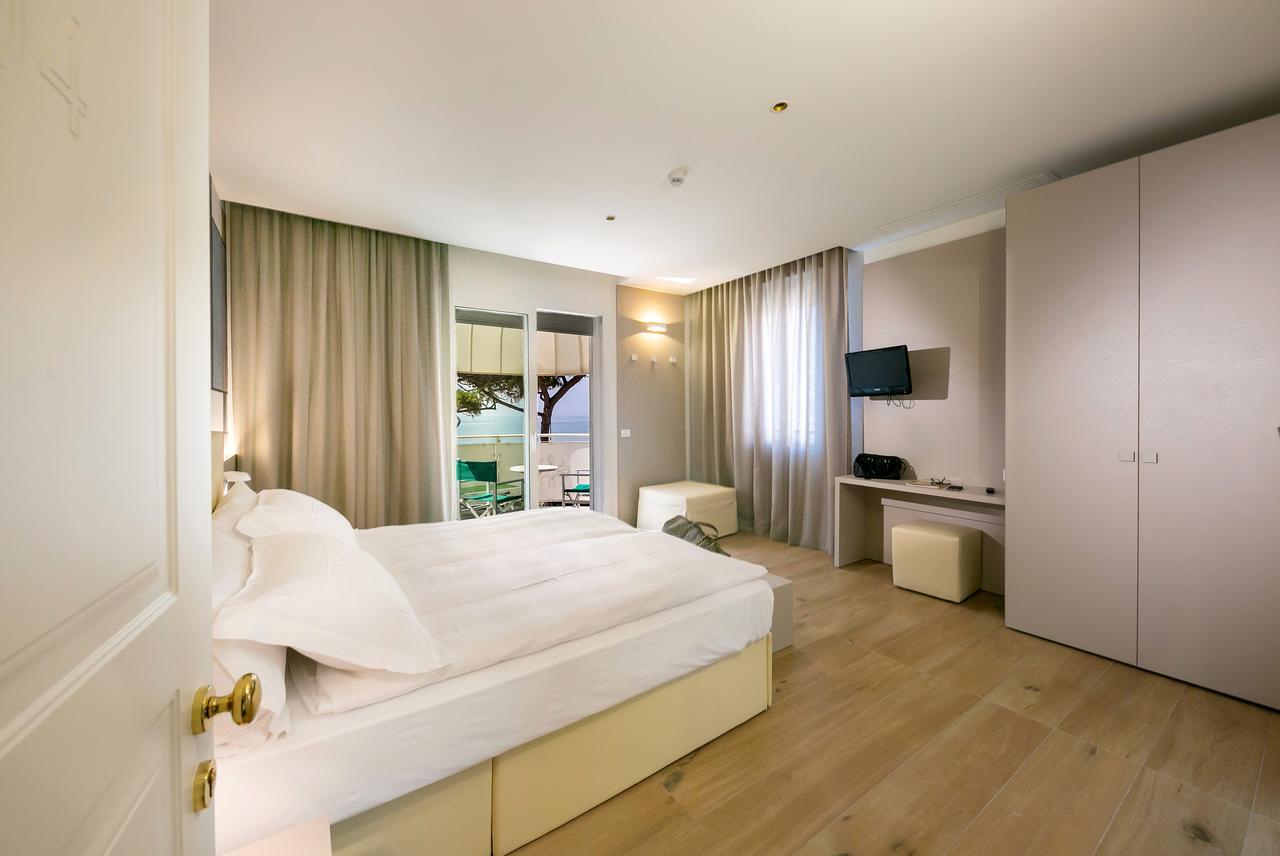 Hotel Le Lampare Caorle Exterior photo